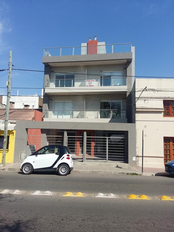 Frente al Río Paraná Exterior foto